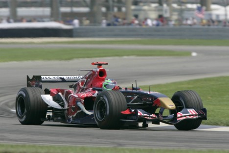 Ny motor til Liuzzi - og så skal han starte bagerst i Frankrig